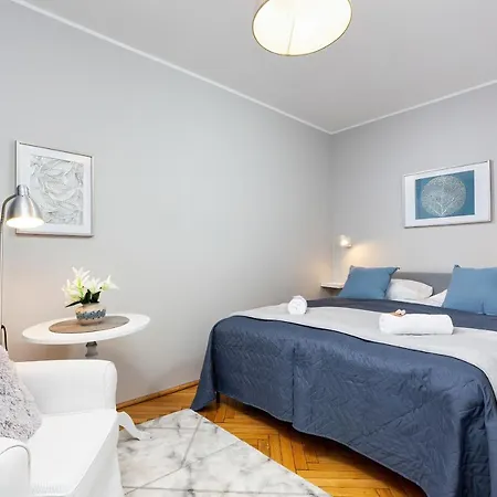 Kredytowa By Renters Apartment *